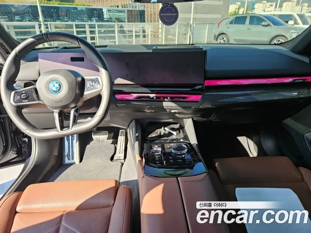 BMW i5 G60 — Фото автомобиля 7