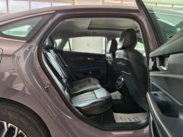 Volkswagen Passat — Фото автомобиля 11