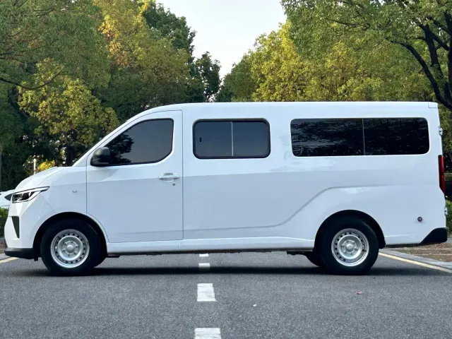 Wuling Yangguang — Фото автомобиля 16