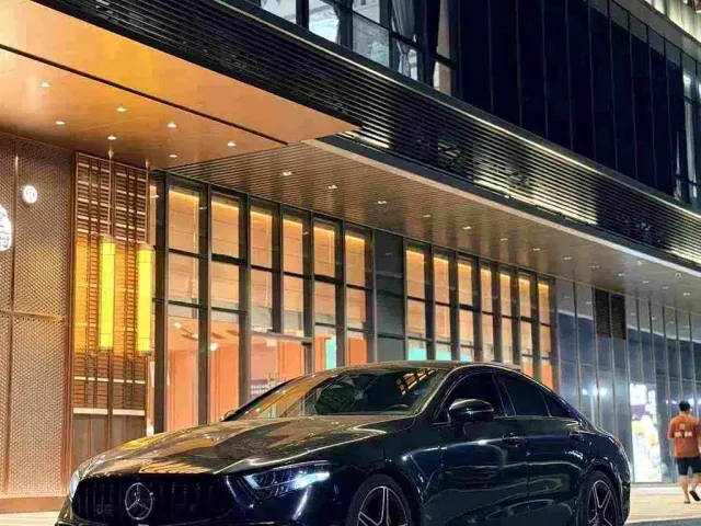 Фотография автомобиля — Mercedes-Benz CLS-Class