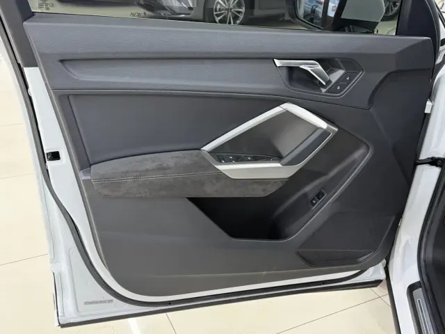 Audi Q3 — Фото автомобиля 8