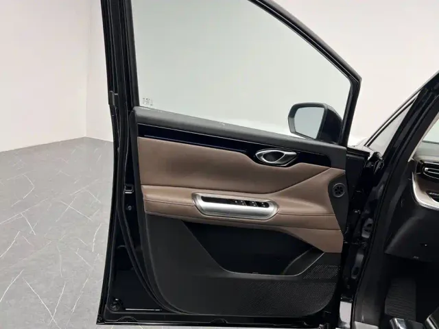 GAC Trumpchi E8 — Фото автомобиля 12