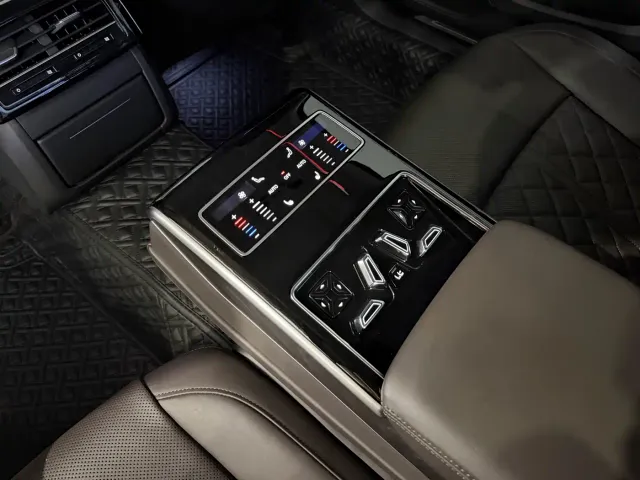 Audi A8 — Фото автомобиля 11