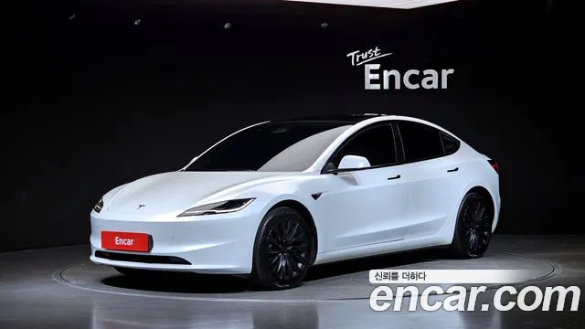 Фотография автомобиля — Tesla Model 3