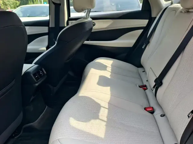 BYD Seal 05 DM-i — Фото автомобиля 7