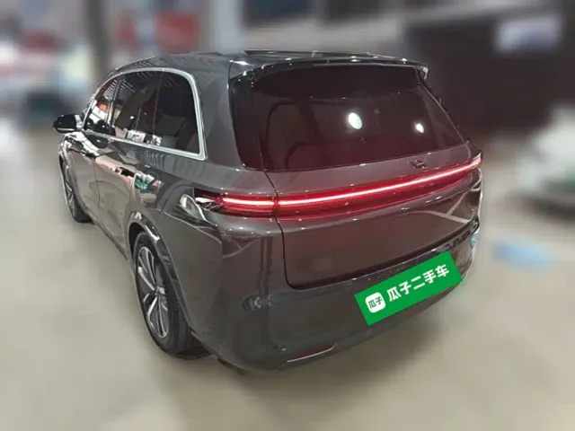 Li Auto L8 — Фото автомобиля 6