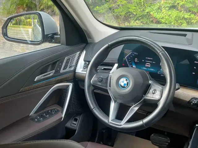 BMW iX1 — Фото автомобиля 14