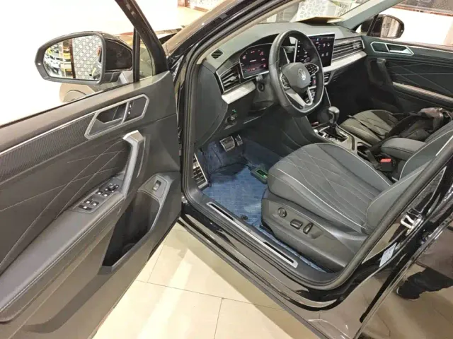 Volkswagen Tiguan L — Фото автомобиля 15