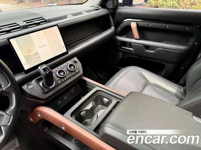 Land Rover Defender Defender (L663) — Фото автомобиля 12