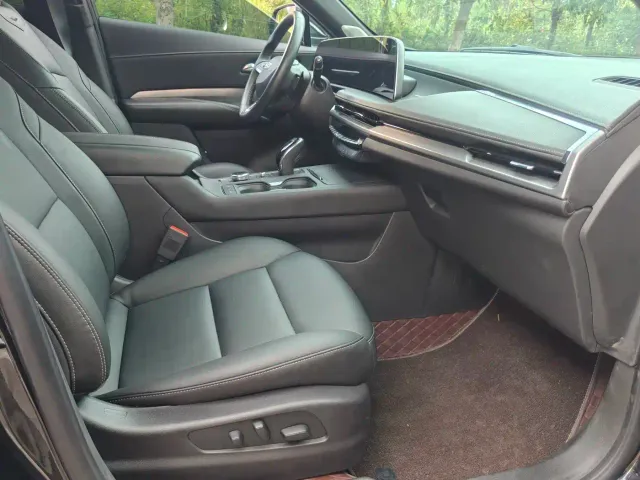 Cadillac XT4 — Фото автомобиля 9