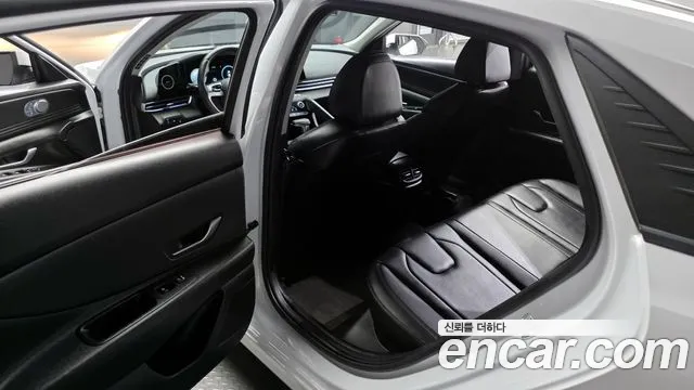 Hyundai AVANTE Avante (CN7) — Фото автомобиля 11