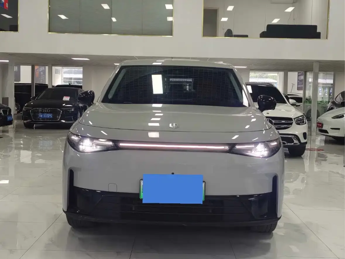 Leapmotor Leapmotor C10 2024 530 Comfort Edition — Фото автомобиля 2