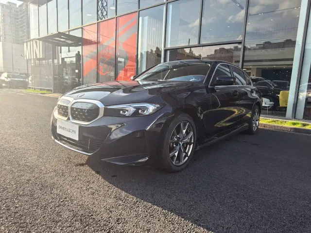 Фотография автомобиля — BMW i3