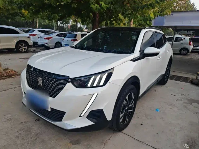 Фотография автомобиля — Peugeot 2008