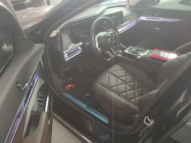 BMW 7 Series — Фото автомобиля 11