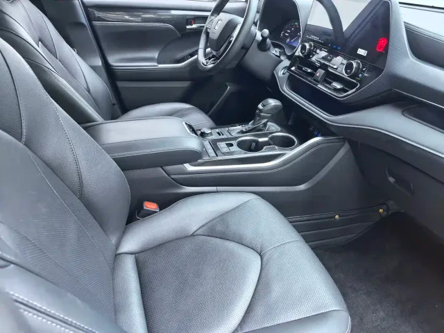 Toyota Crown Kluger — Фото автомобиля 10