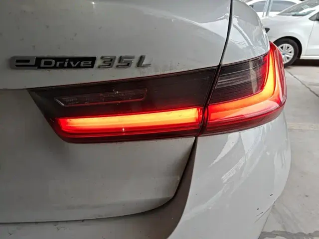 BMW i3 — Фото автомобиля 7