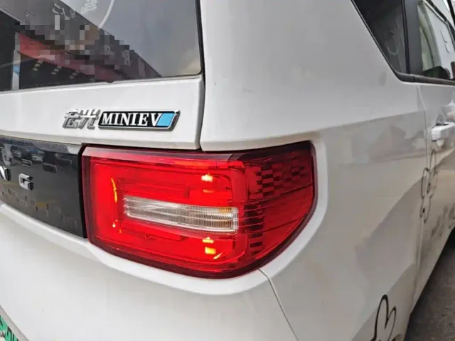 Wuling Hongguang Mini EV — Фото автомобиля 7