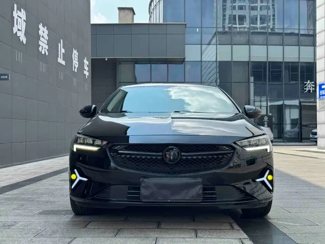 Buick Regal — Фото автомобиля 3