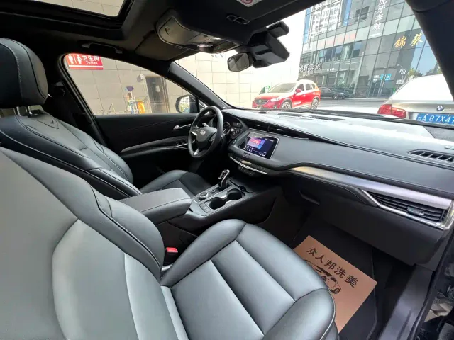 Cadillac XT4 — Фото автомобиля 28