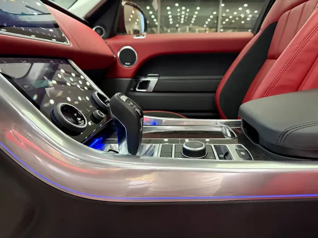 Land Rover Range Rover Sport — Фото автомобиля 16