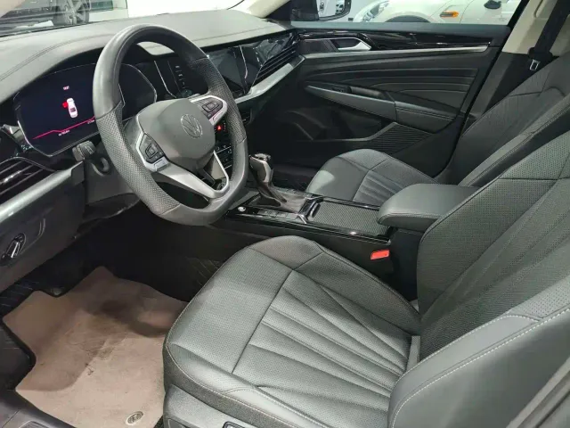 Volkswagen Passat — Фото автомобиля 7