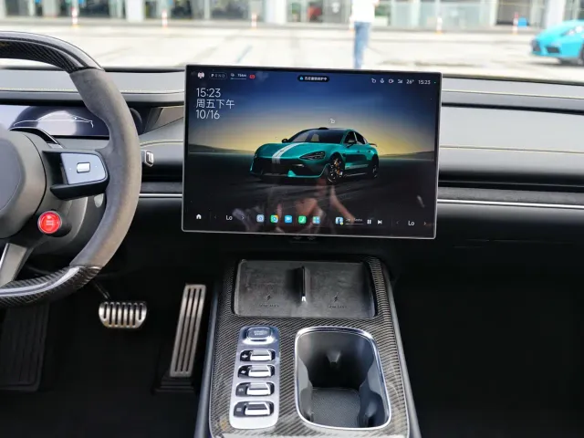Xiaomi SU7 Ultra — Фото автомобиля 13