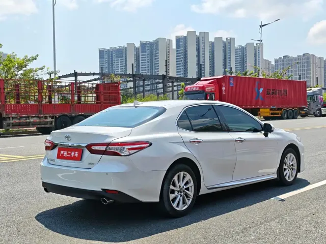 Toyota Camry — Фото автомобиля 6