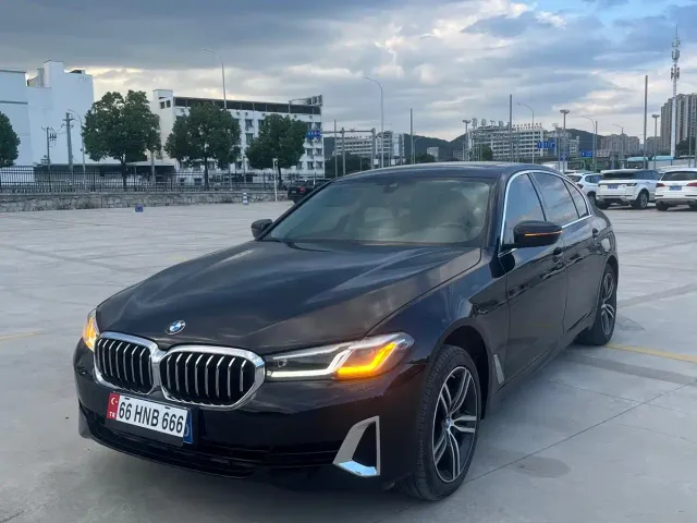 Фотография автомобиля — BMW 5 Series