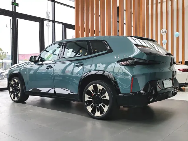 BMW XM — Фото автомобиля 15