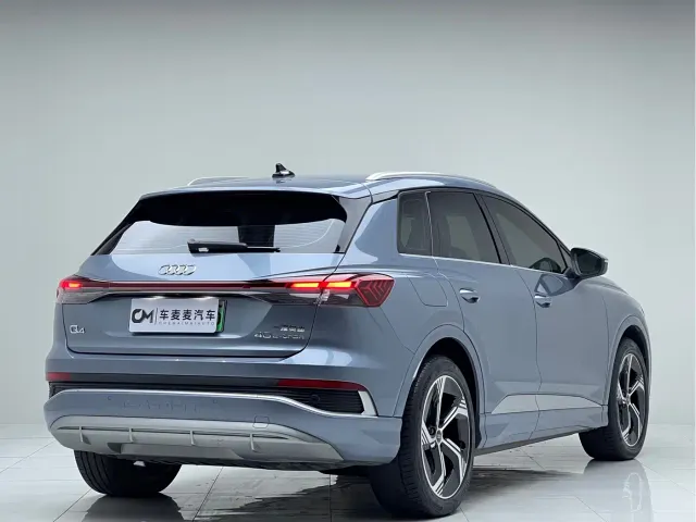 Audi Q4 e-tron — Фото автомобиля 3