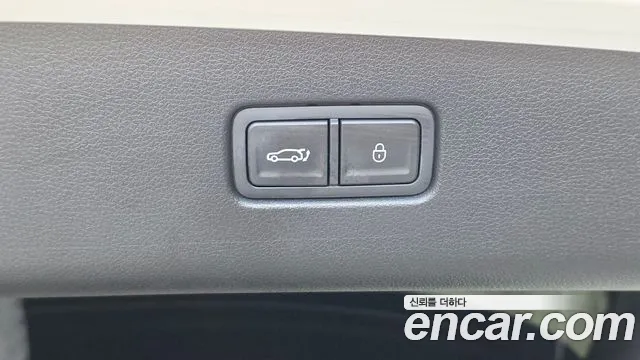 Genesis GV70 — Фото автомобиля 16