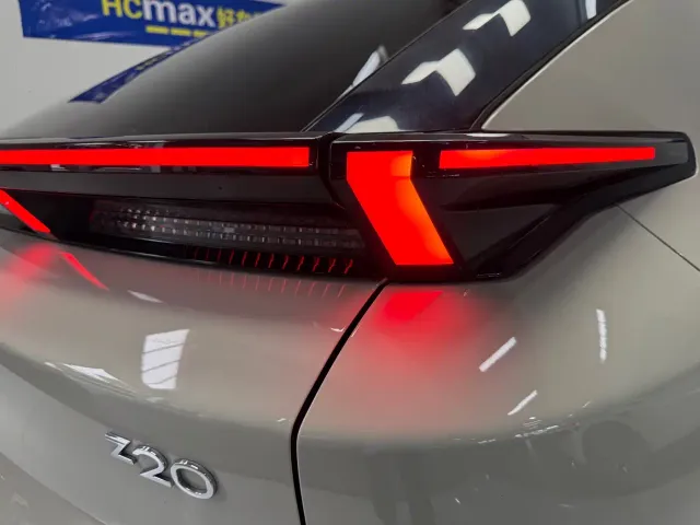 Lynk & Co Z20 — Фото автомобиля 18