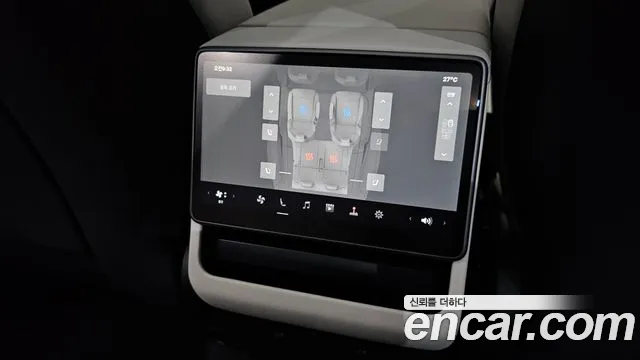 Tesla Model Y — Фото автомобиля 22