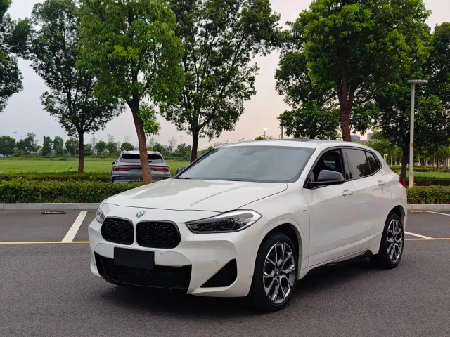 Фотография автомобиля — BMW X2