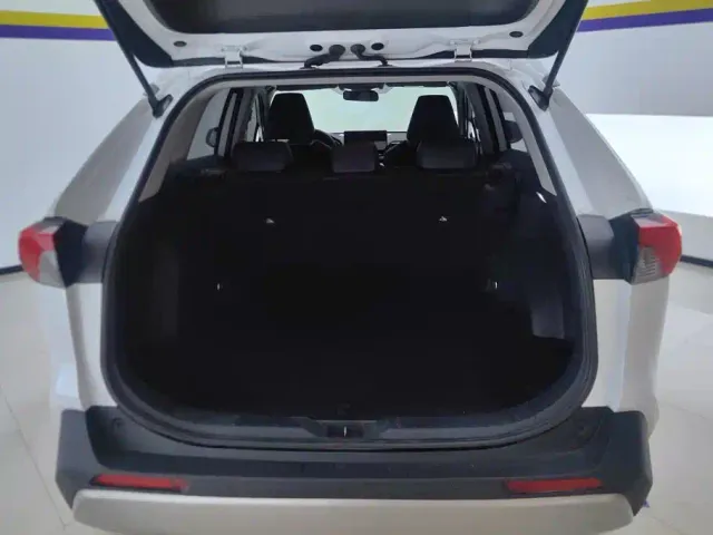 Toyota RAV4 — Фото автомобиля 4