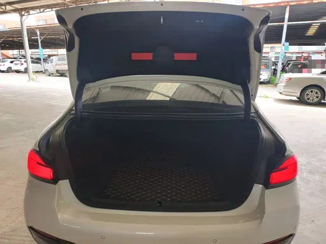 BMW 5 Series — Фото автомобиля 18