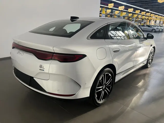 BYD Qin L — Фото автомобиля 7