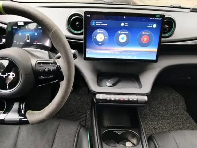 BYD Dolphin — Фото автомобиля 12