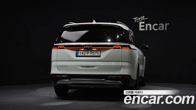 Kia Carnival — Фото автомобиля 4