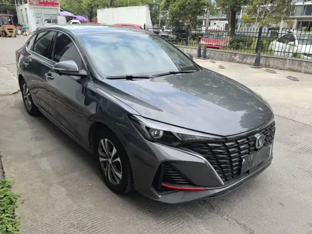 Changan Eado — Фото автомобиля 3