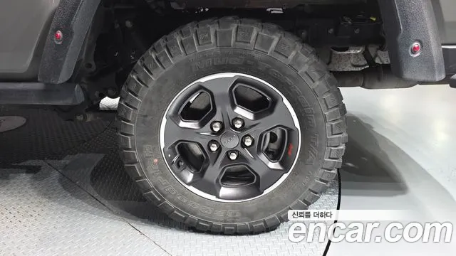 Jeep Gladiator Gladiator (JT) — Фото автомобиля 21