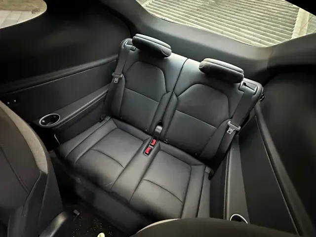 Tesla Model Y L — Фото автомобиля 11
