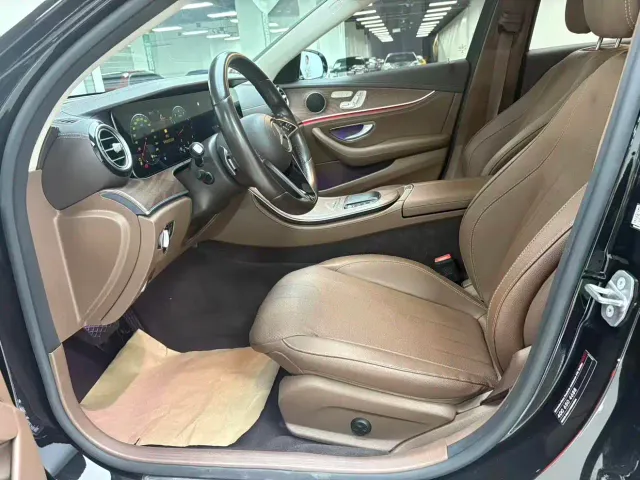 Mercedes-Benz E-Class — Фото автомобиля 22