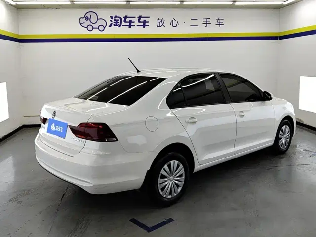 Volkswagen Santana — Фото автомобиля 3