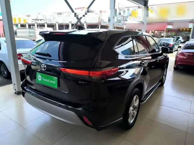 Toyota Highlander — Фото автомобиля 6
