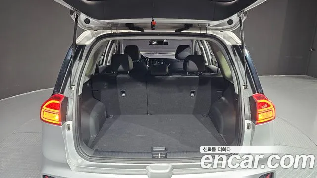 Kia Niro — Фото автомобиля 26