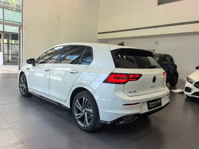 Volkswagen Golf — Фото автомобиля 13