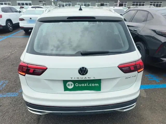 Volkswagen Tiguan L — Фото автомобиля 5