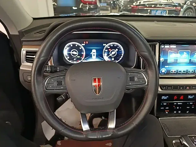 Hongqi HS7 — Фото автомобиля 10